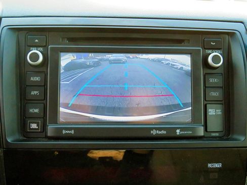 Used 2014 Toyota Sequoia Platinum image 28