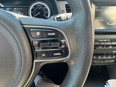 Used 2019 Kia Niro LX FWD image 19