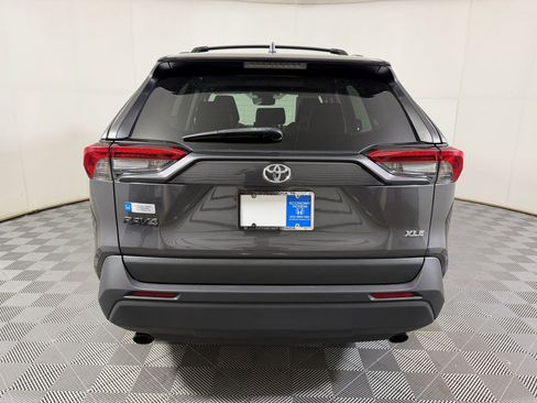 Used 2022 Toyota RAV4 XLE Premium FWD image 8