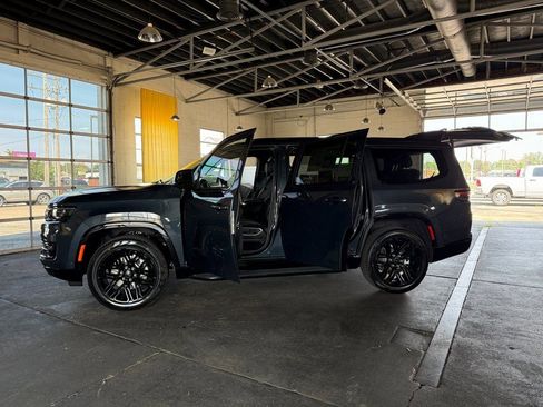 New 2025 Jeep Wagoneer Series II w/ Premium Group I image 18