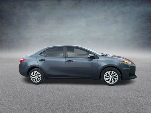 Used 2018 Toyota Corolla LE FWD image 6