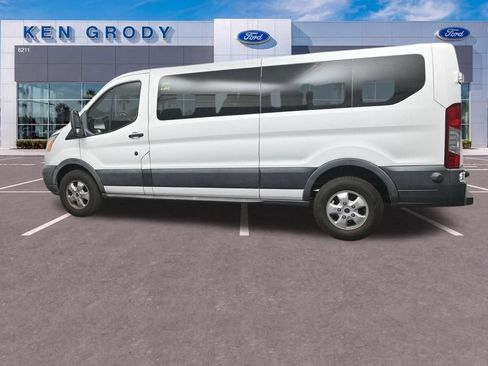 Used 2017 Ford Transit 350 XLT RWD image 3