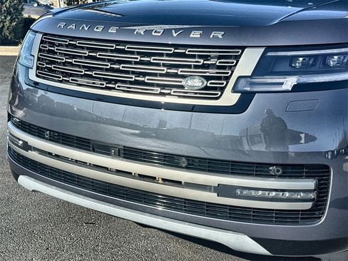 New 2026 Land Rover Range Rover SE image 9