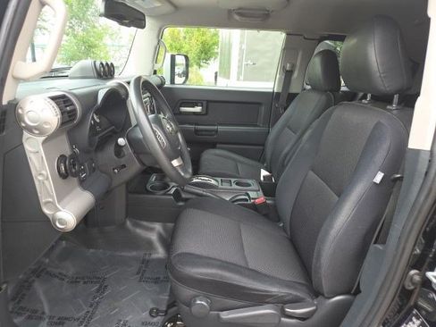 Used 2011 Toyota FJ Cruiser 4WD w/ Convenience Pkg image 11