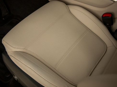 Used 2025 Mercedes-Benz GLC 300 image 19