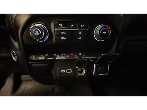 Used 2022 Chevrolet Silverado 1500 Custom image 13