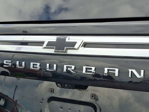 Used 2021 Chevrolet Suburban High Country w/ Premium Package AWD/4WD image 31