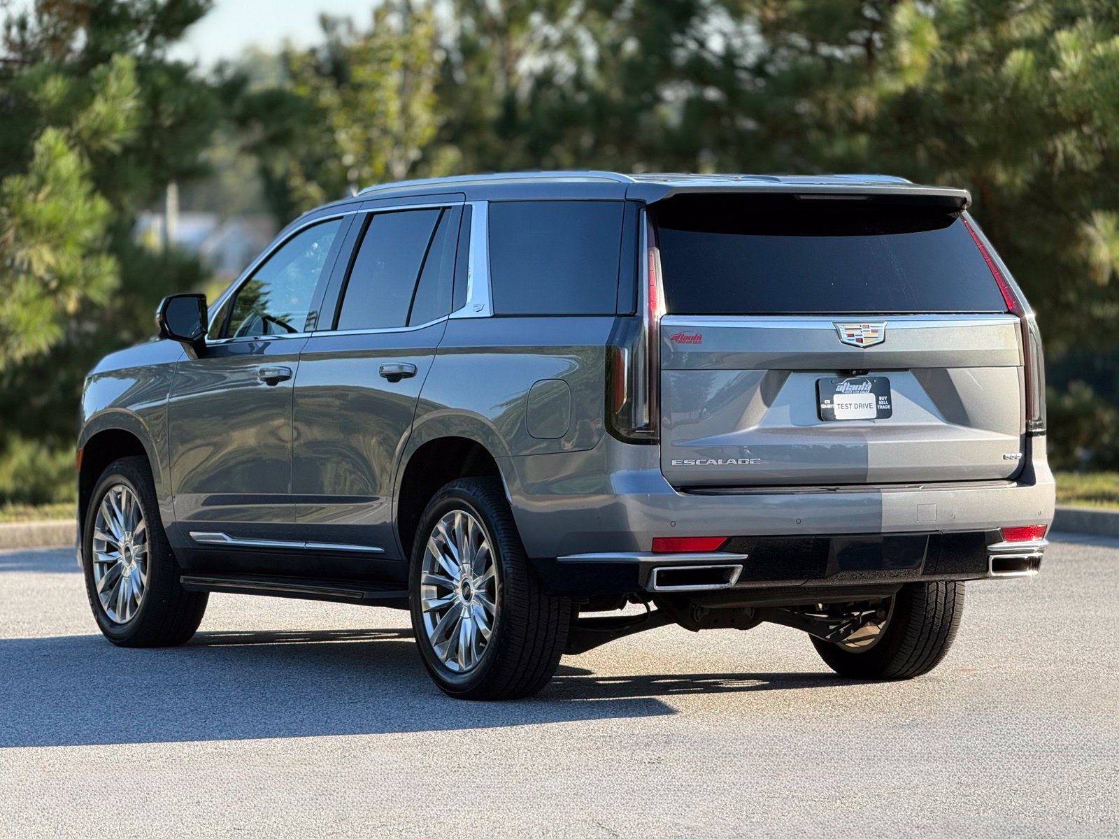 Used 2022 Cadillac Escalade Premium Luxury AWD/4WD image 10