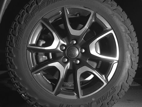 Used 2025 Jeep Compass Trailhawk w/ Trailer Tow Group AWD/4WD image 12