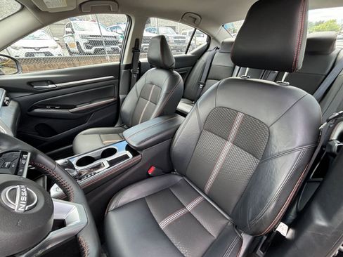 Used 2025 Nissan Altima 2.5 SR FWD image 36
