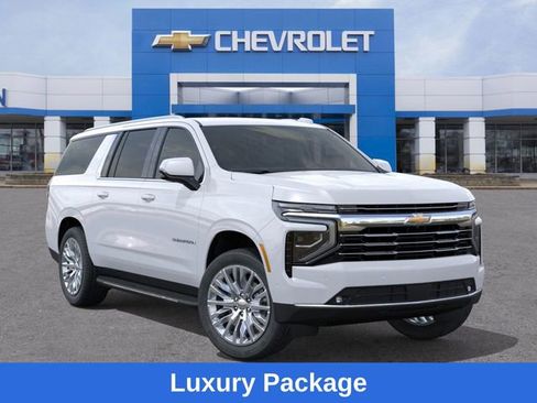 New 2026 Chevrolet Suburban LT image 8