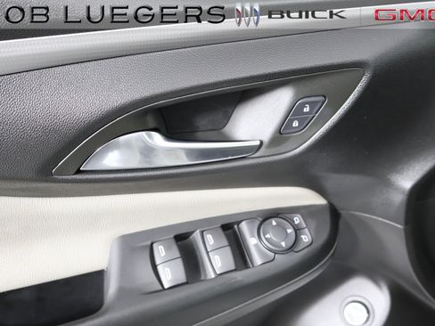 Certified 2024 Buick Envista Avenir FWD image 15
