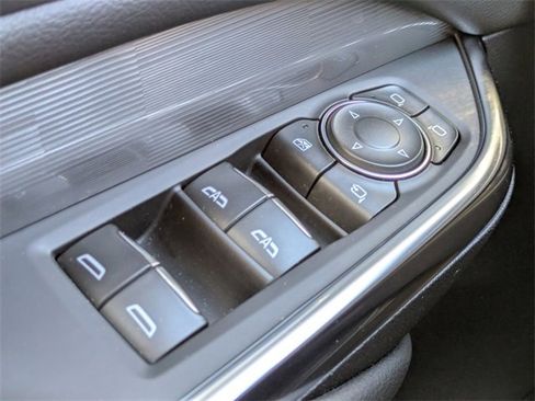 Used 2024 Cadillac XT4 Premium Luxury image 25