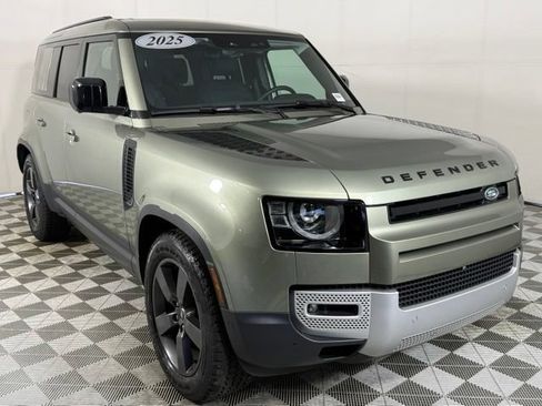 Used 2025 Land Rover Defender 110 S AWD/4WD image 9