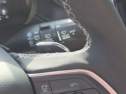 New 2025 Jeep Grand Cherokee L Limited w/ Trailer Tow Package image 33