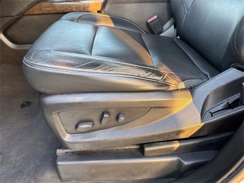 Used 2019 Chevrolet Tahoe LT image 17