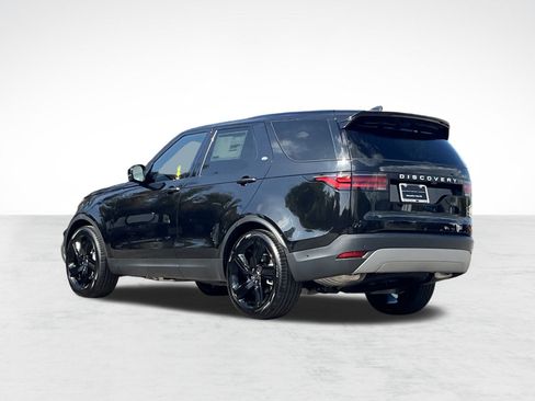 Used 2025 Land Rover Discovery S image 3