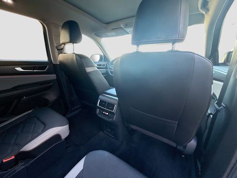 Certified 2025 Volkswagen Atlas Peak Edition SE image 31