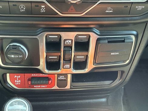 Used 2022 Jeep Gladiator Mojave w/ LED Lighting Group AWD/4WD image 35