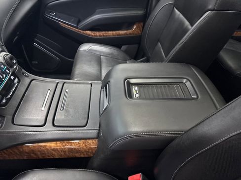 Used 2017 Chevrolet Suburban Premier image 16