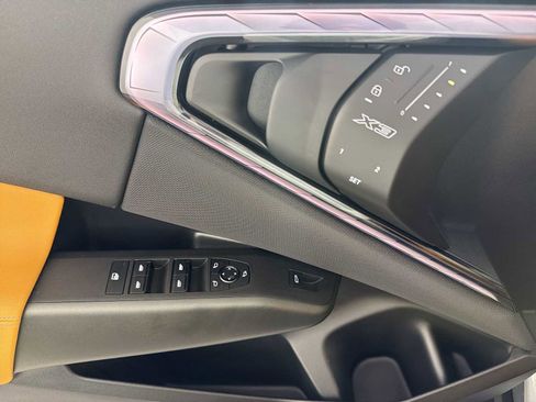 Used 2025 BMW X3 xDrive30i AWD/4WD image 13