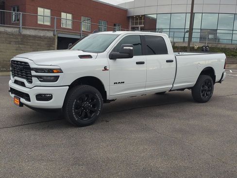 New 2026 RAM 2500 Big Horn AWD/4WD image 3