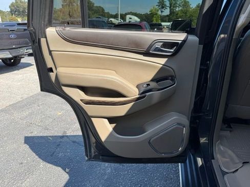 Used 2019 GMC Yukon SLT AWD/4WD image 15