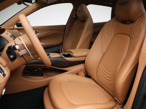 Used 2024 Aston Martin DBX AWD/4WD image 15