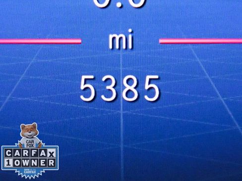 Used 2025 Mercedes-Benz GLC 300 4MATIC image 16