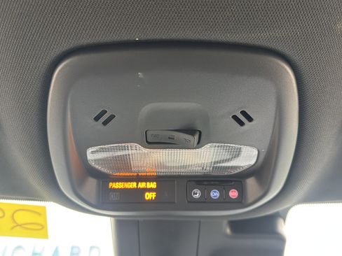 Used 2024 Chevrolet Trax RS image 35