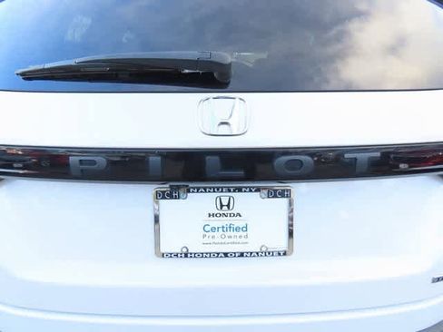 Certified 2023 Honda Pilot Touring image 7