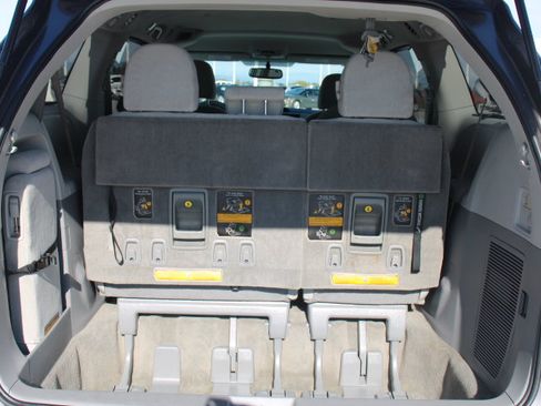 Used 2013 Toyota Sienna LE FWD image 14