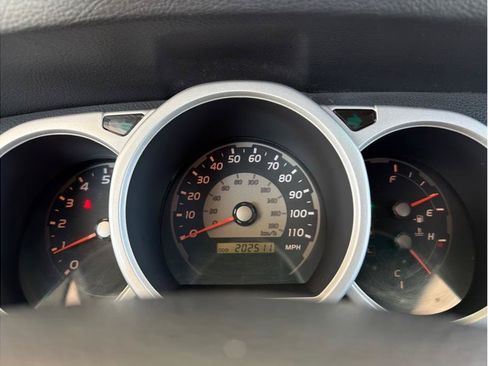 Used 2004 Toyota 4Runner Sport AWD/4WD image 16