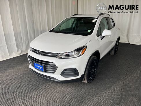 Used 2022 Chevrolet Trax LT w/ Driver Confidence Package AWD/4WD image 1