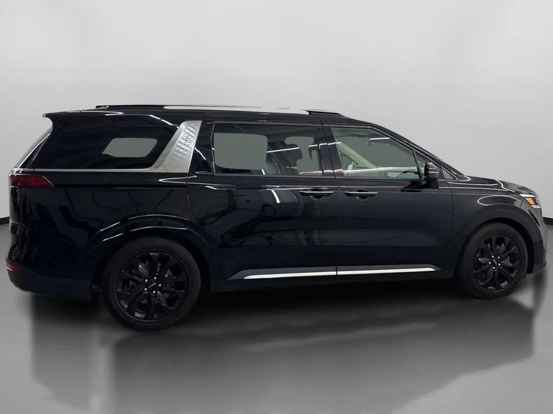Used 2023 Kia Carnival SX Prestige FWD image 11