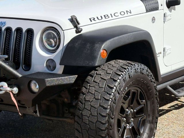 Used 2016 Jeep Wrangler Unlimited Rubicon w/ Connectivity Group AWD/4WD image 10
