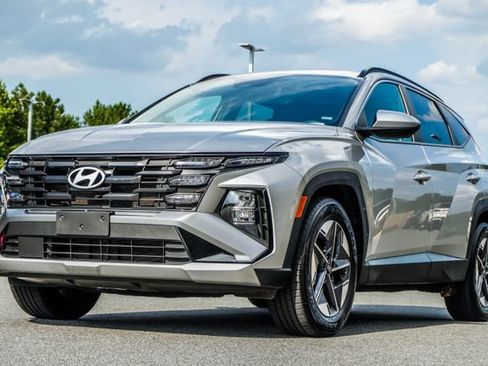 Certified 2025 Hyundai Tucson SEL FWD image 8