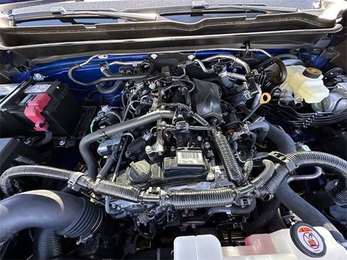 Certified 2025 Toyota Tacoma SR5 image 29