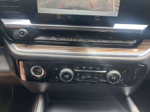 Used 2022 Chevrolet Silverado 1500 LT AWD/4WD image 29