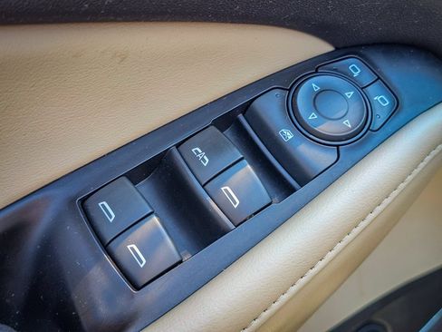 Used 2019 Buick Enclave Essence AWD/4WD image 10