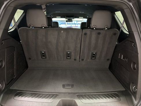 Used 2024 GMC Yukon SLT w/ SLT Luxury Package image 31