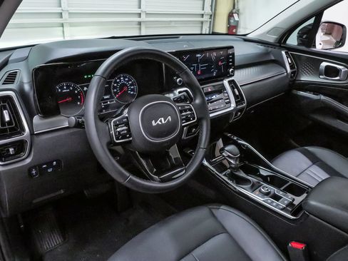 Used 2022 Kia Sorento SX AWD/4WD image 2