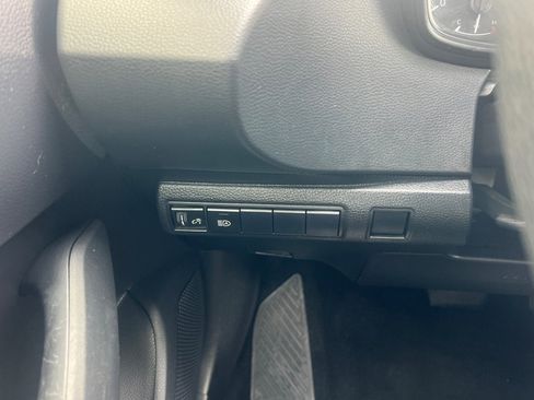 Used 2021 Toyota Corolla LE image 27