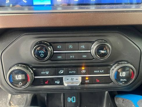 Used 2023 Ford Bronco Outer Banks w/ Sasquatch Package AWD/4WD image 26