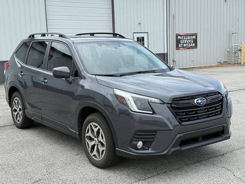 Used 2022 Subaru Forester Premium AWD/4WD image 11