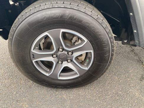 Used 2022 Jeep Wrangler Unlimited Sport image 38