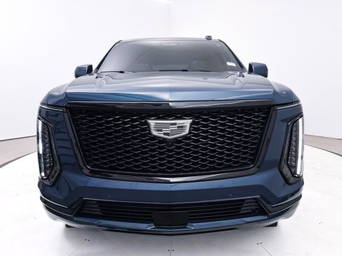 Used 2025 Cadillac Escalade ESV Sport Platinum w/ LPO, ONYX Package image 21