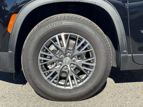 New 2025 Chevrolet Traverse LT image 14