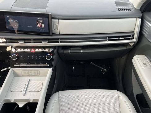 Used 2025 Hyundai Santa Fe SEL image 19