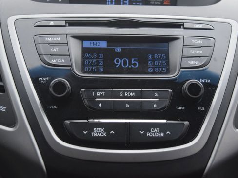 Used 2016 Hyundai Elantra SE image 11